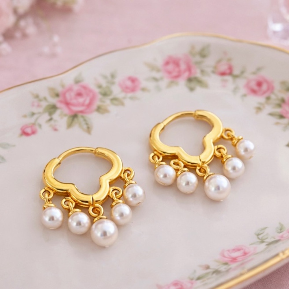 2 for $30 🔥 Cloud Pearl Tassel Huggie Earrings